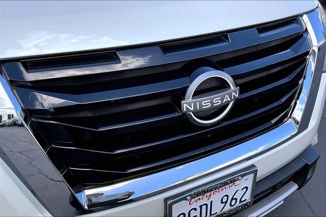 Certified 2023 Nissan Pathfinder Platinum w/ Cargo Package FWD image 34