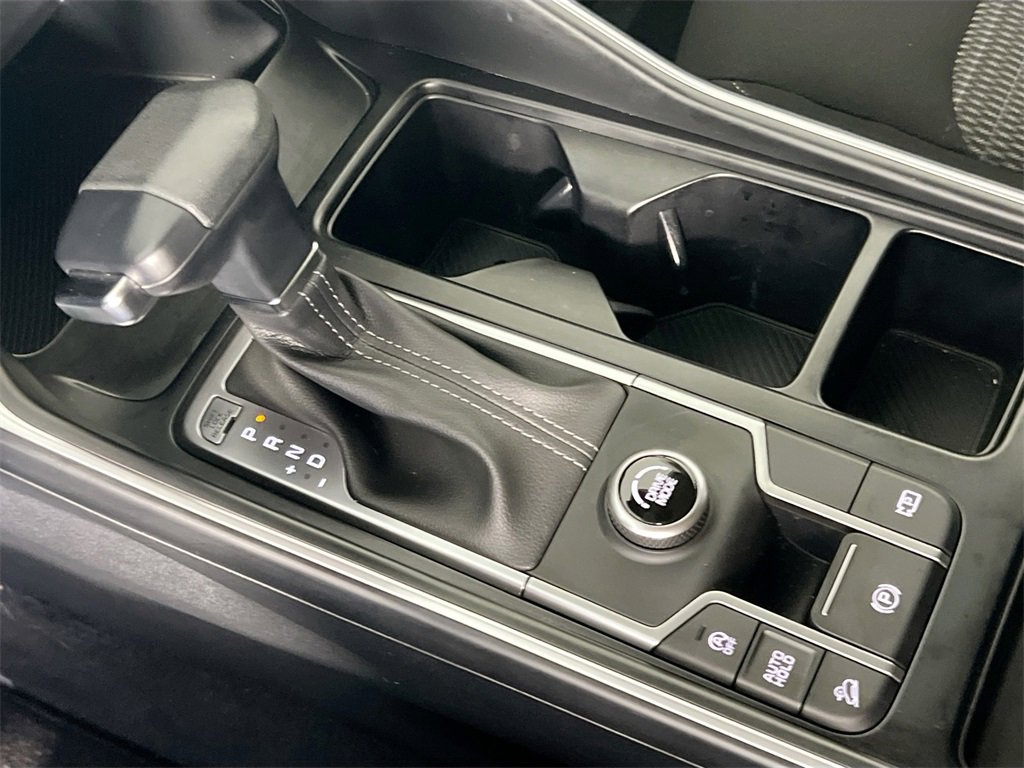 Certified 2024 Kia Sorento LX image 16