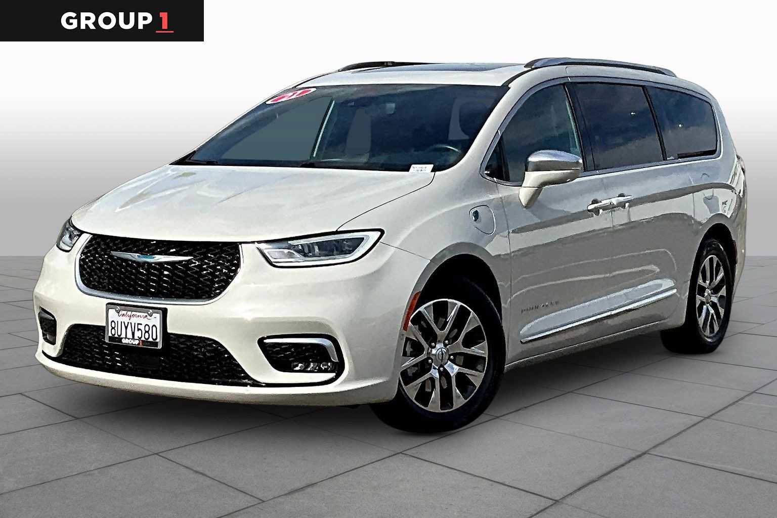 Used 2021 Chrysler Pacifica Pinnacle image 1