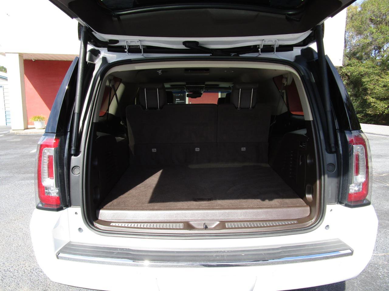 Used 2018 GMC Yukon XL Denali w/ Denali Ultimate Package RWD image 28