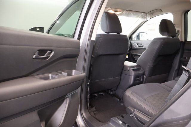 New 2025 Nissan Pathfinder S image 23