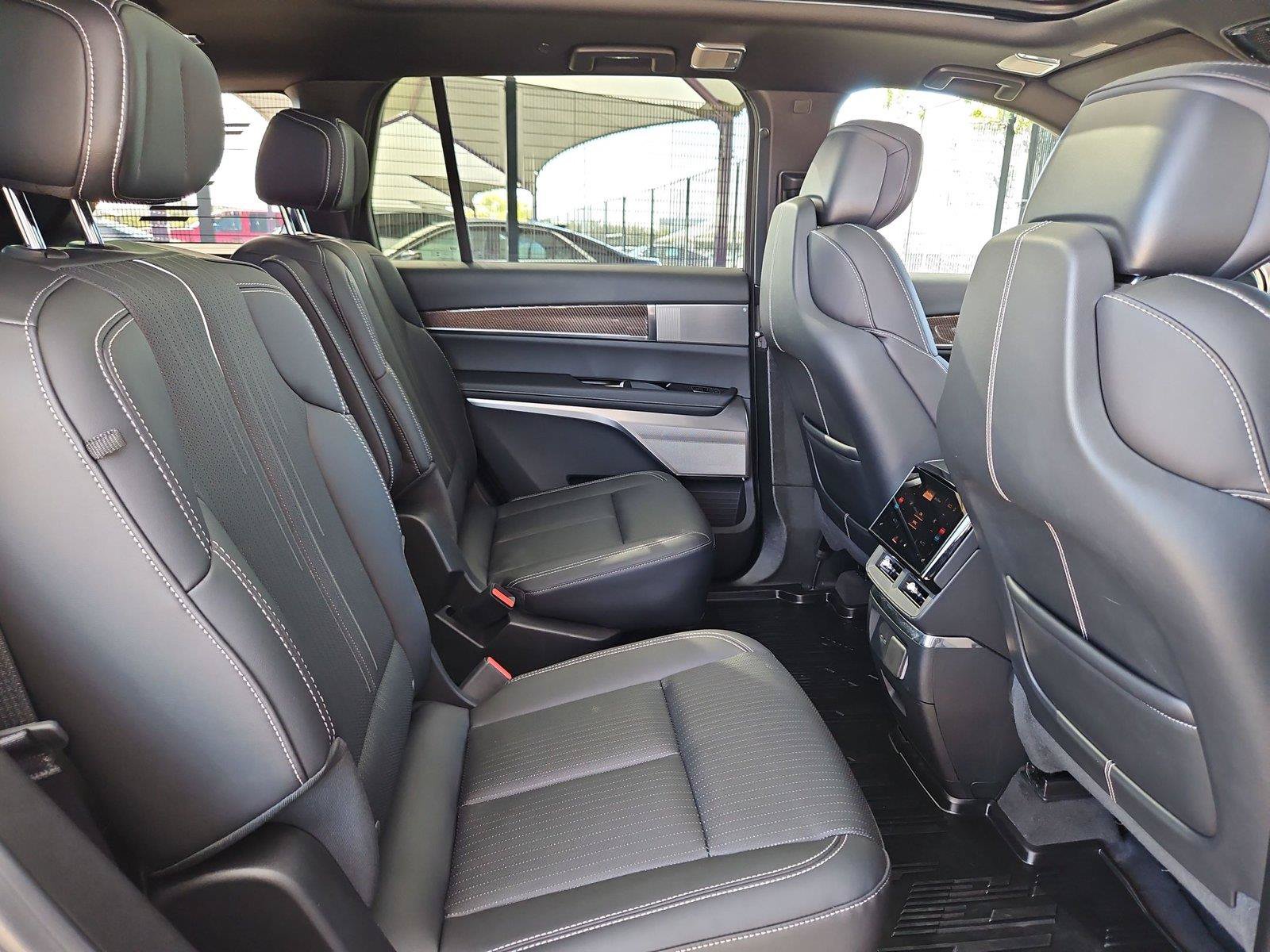 Certified 2026 Cadillac Vistiq Luxury w/ LPO, Floor Liner Package AWD/4WD image 21