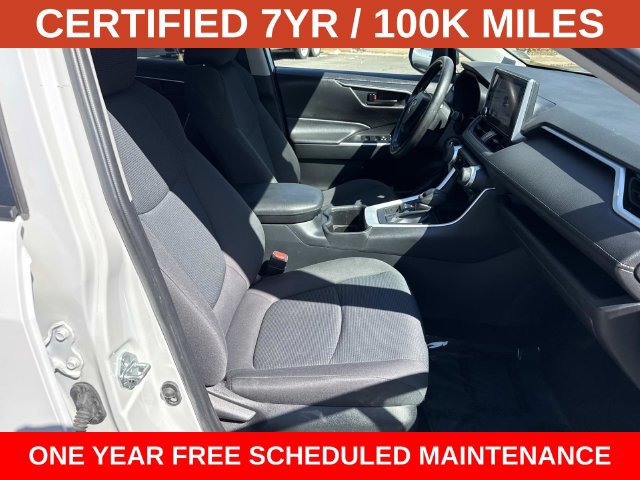 Used 2024 Toyota RAV4 LE AWD/4WD image 9