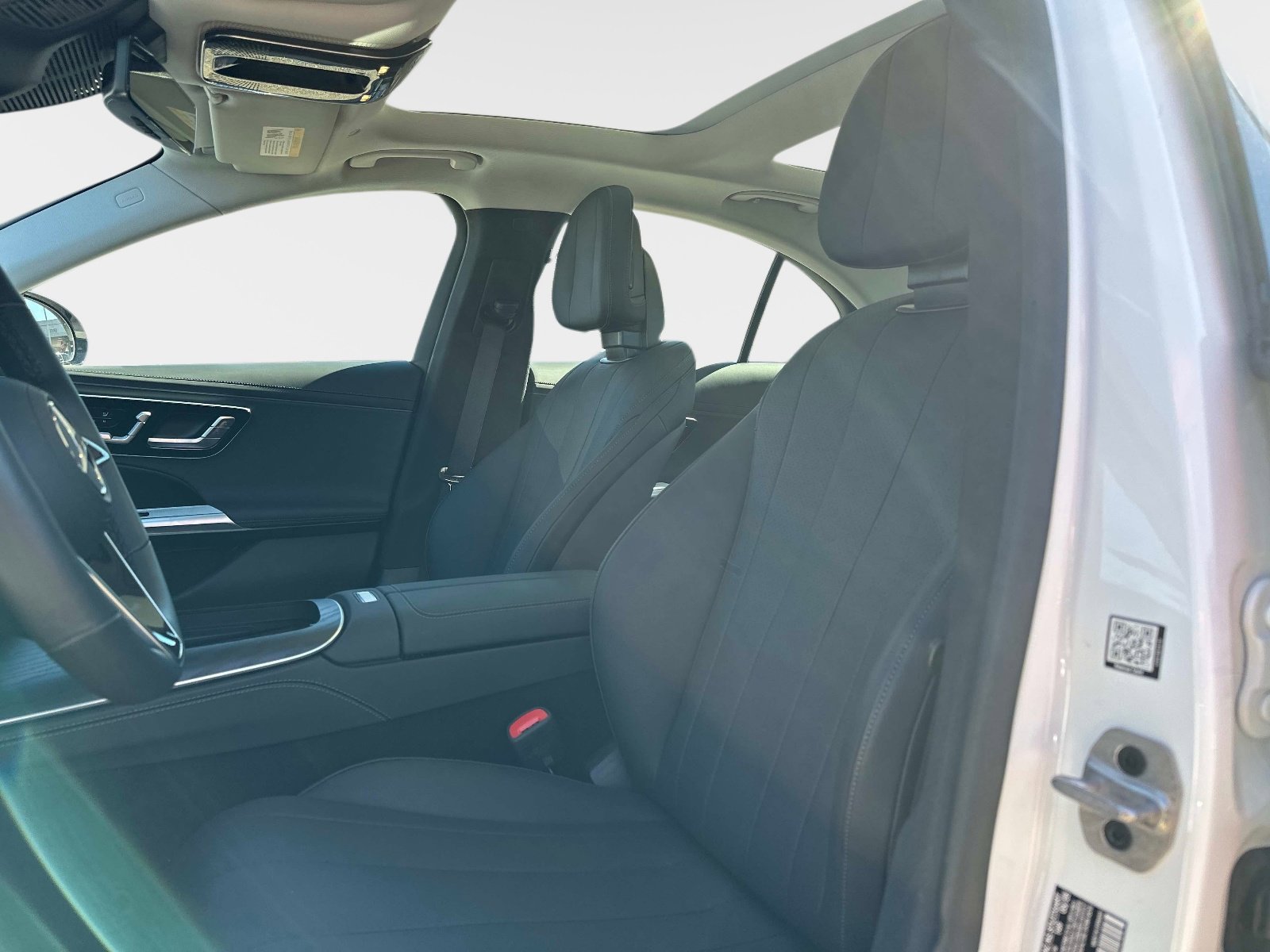 Used 2025 Mercedes-Benz E 350 Sedan image 17