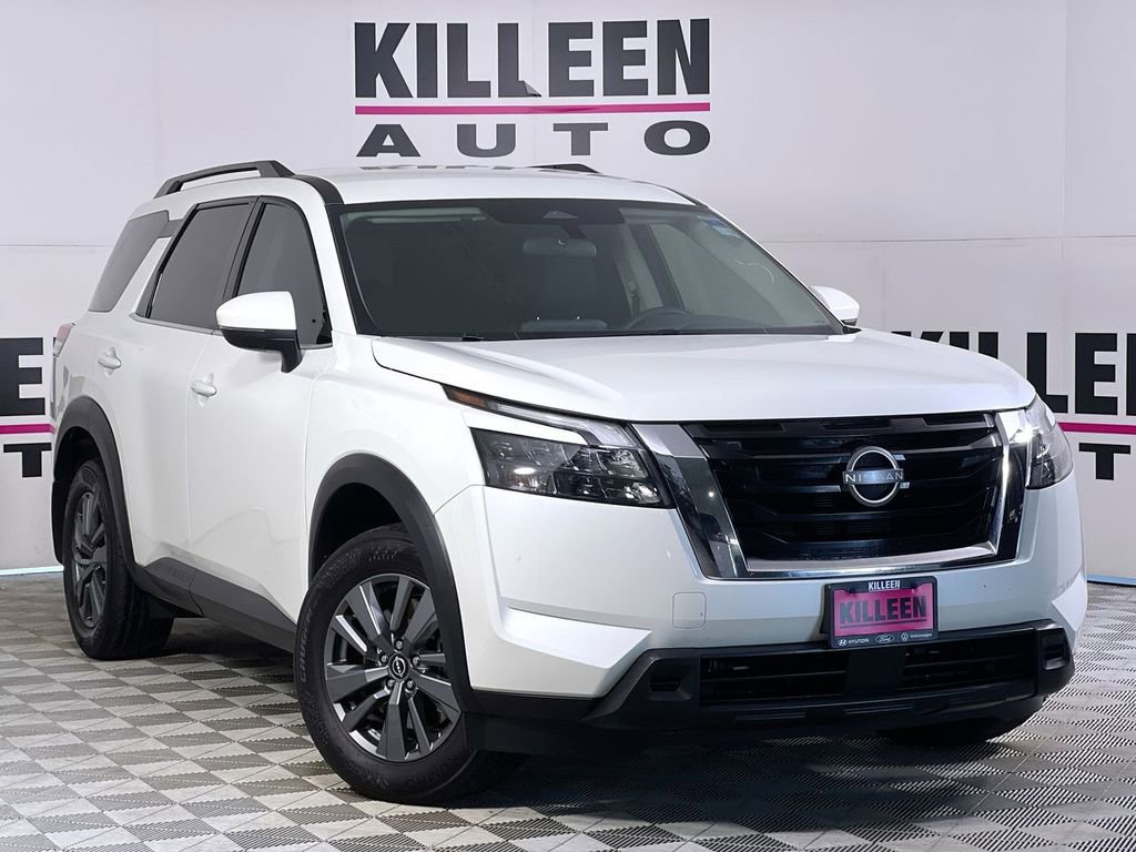 Used 2024 Nissan Pathfinder SV
