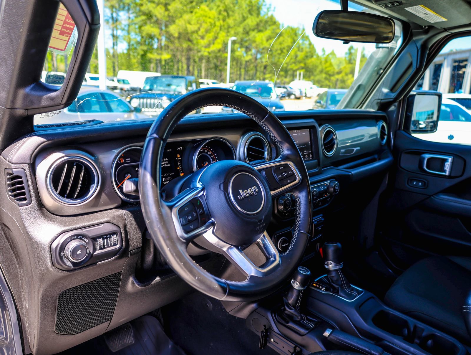 Used 2020 Jeep Wrangler Unlimited Sahara image 17