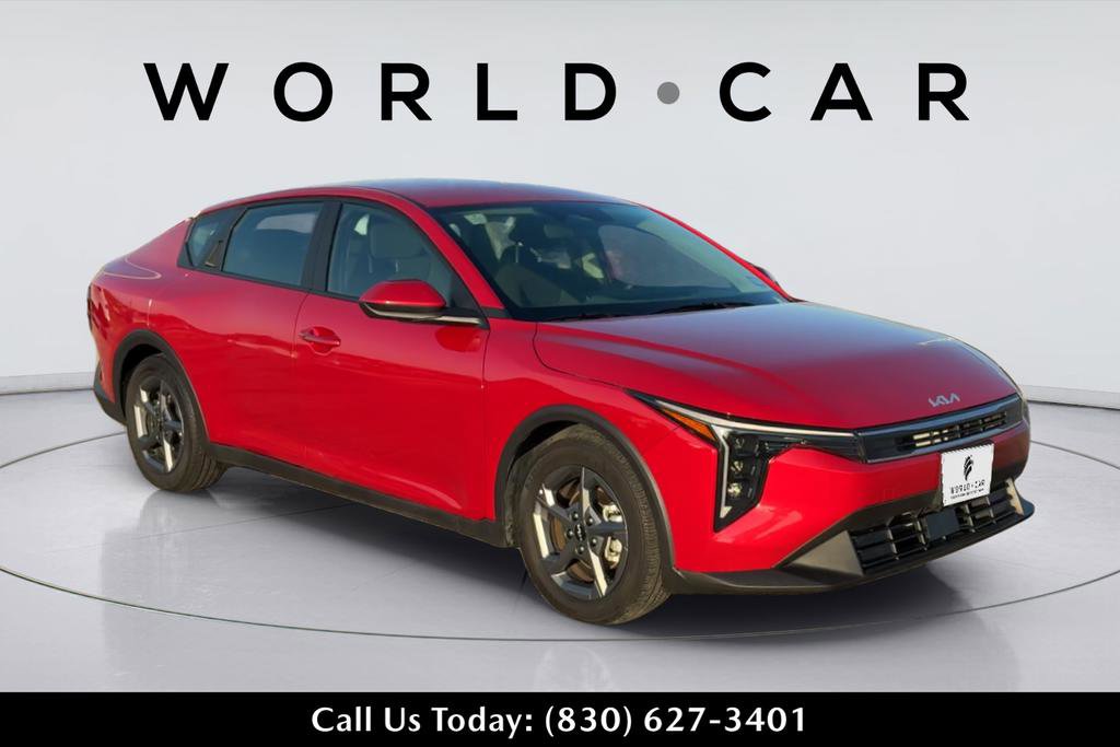 Certified 2025 Kia K4 image 1