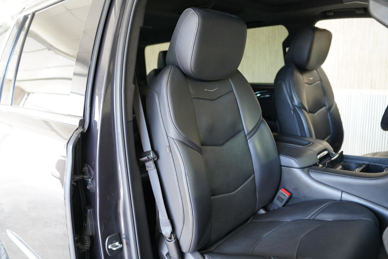 Used 2018 Cadillac Escalade Platinum image 29