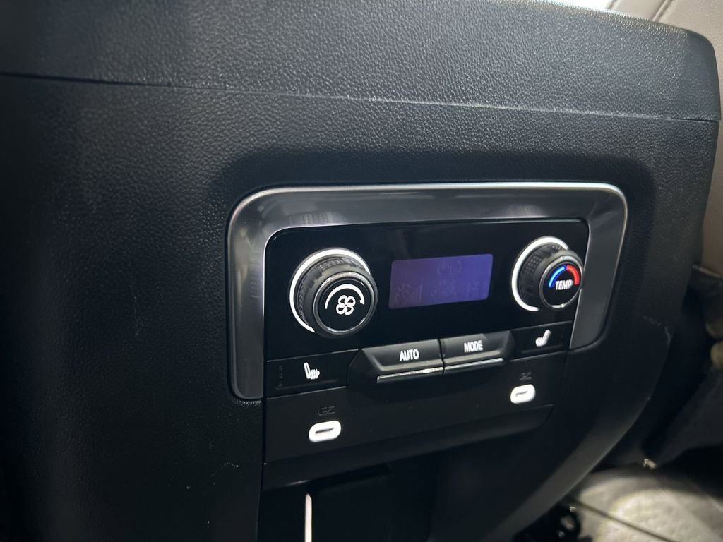 Used 2024 Chevrolet Tahoe Premier AWD/4WD image 27