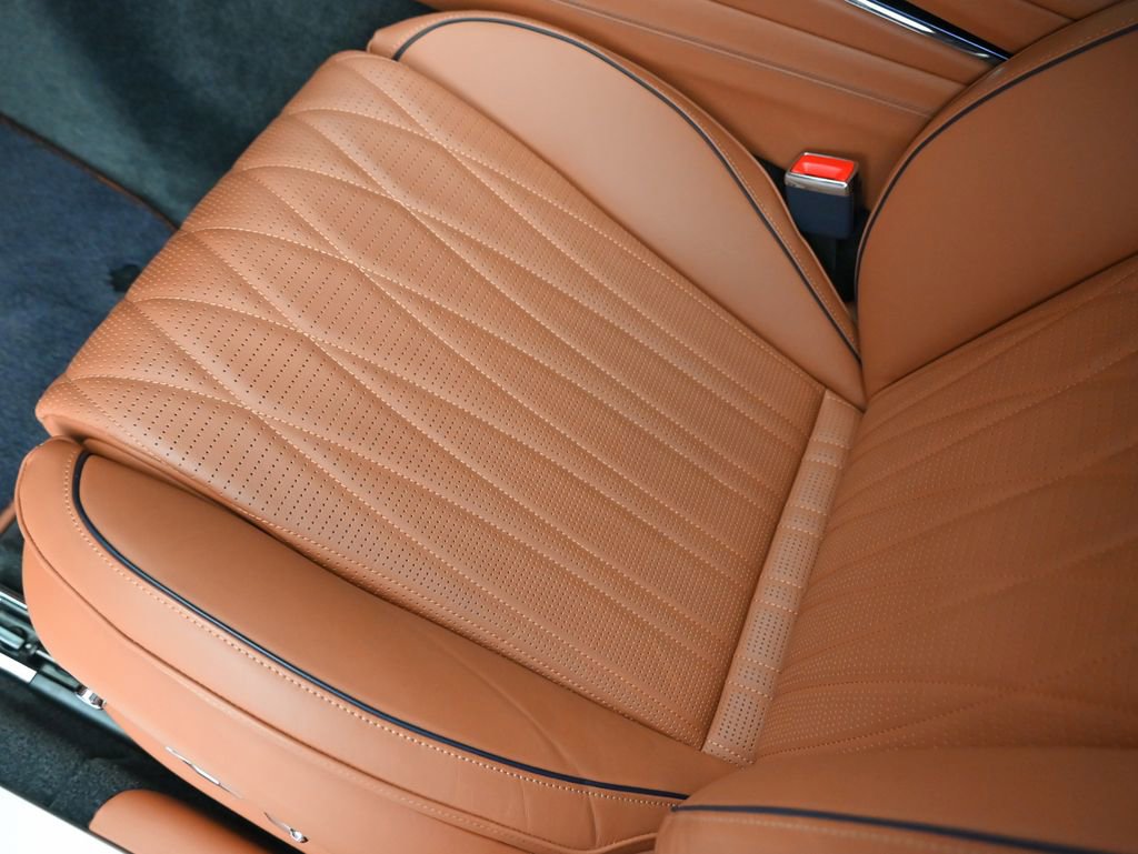 Used 2022 Bentley Flying Spur V8 image 17