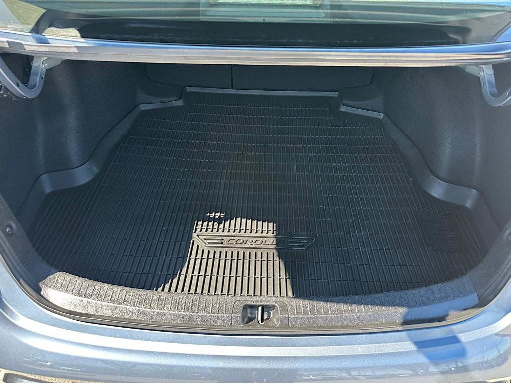 Certified 2023 Toyota Corolla SE w/ SE Premium Package image 12