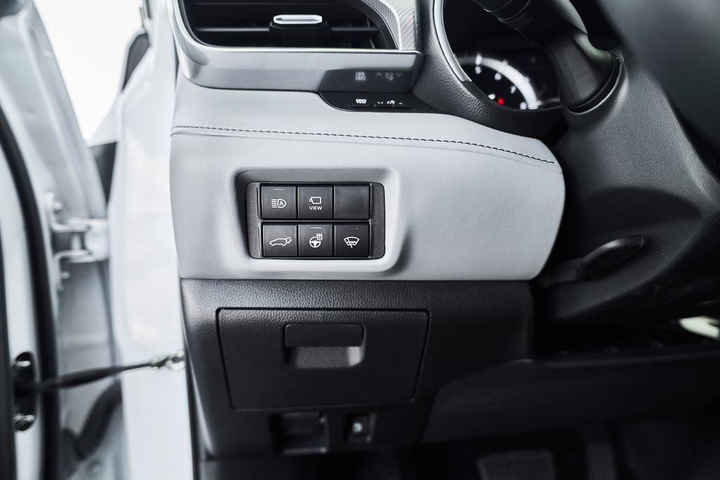 Used 2022 Toyota Highlander Platinum FWD image 28