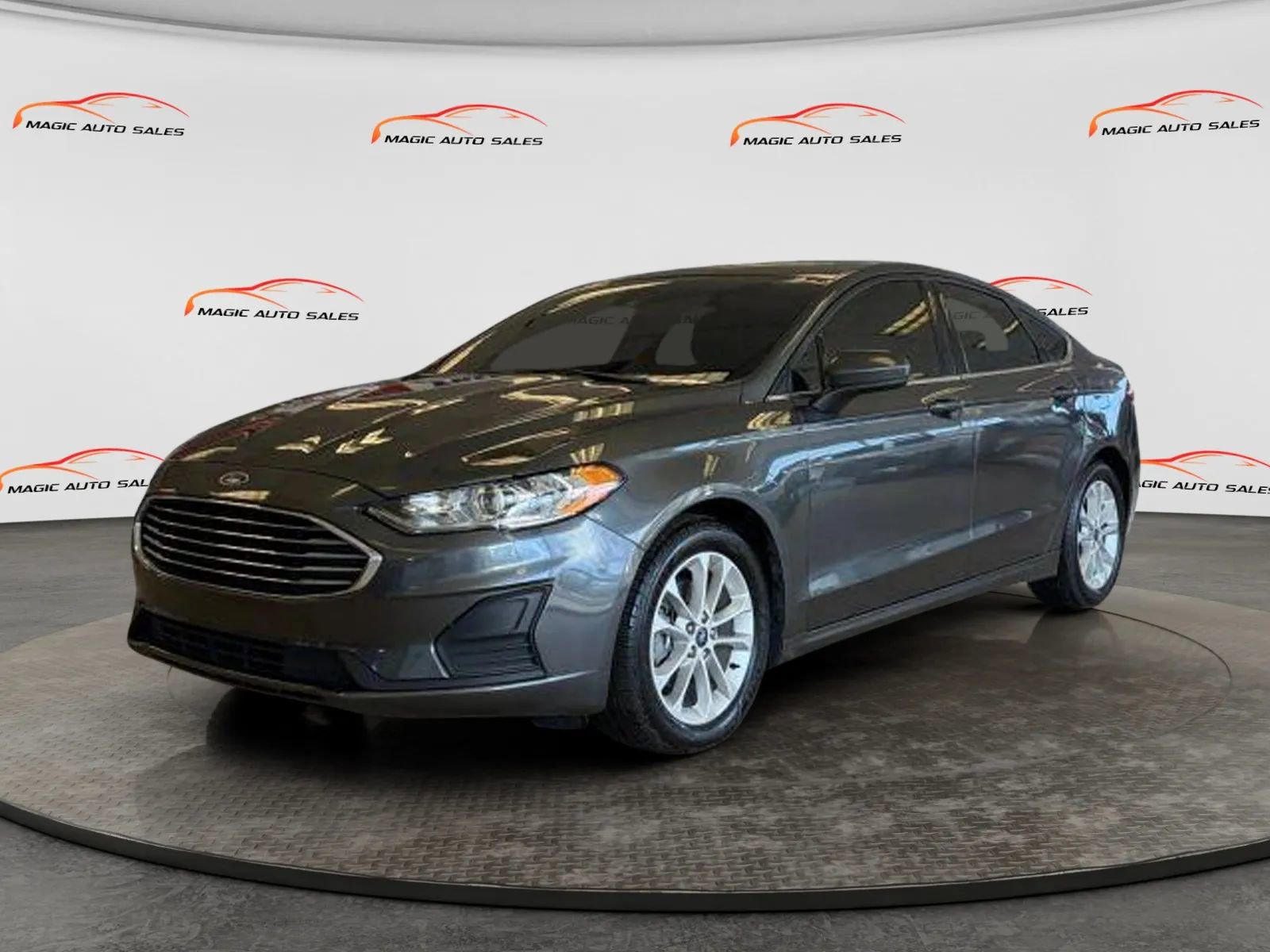 Used 2019 Ford Fusion SE image 1