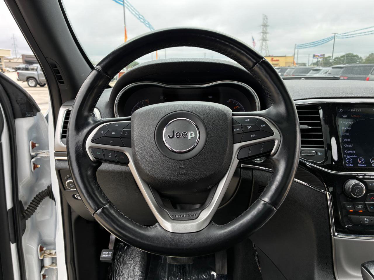 Used 2021 Jeep Grand Cherokee Limited image 17