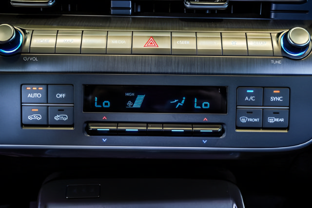 New 2026 Hyundai Kona SEL Premium FWD image 17