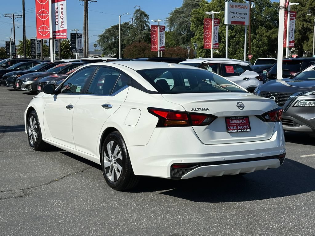 Used 2025 Nissan Altima 2.5 S FWD image 4