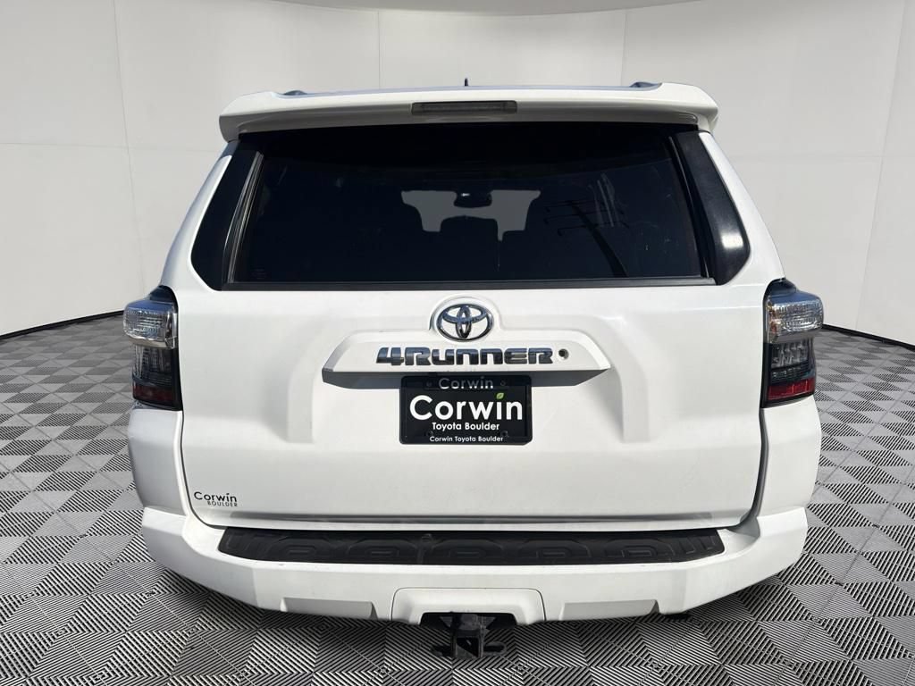 Used 2016 Toyota 4Runner SR5 AWD/4WD image 6