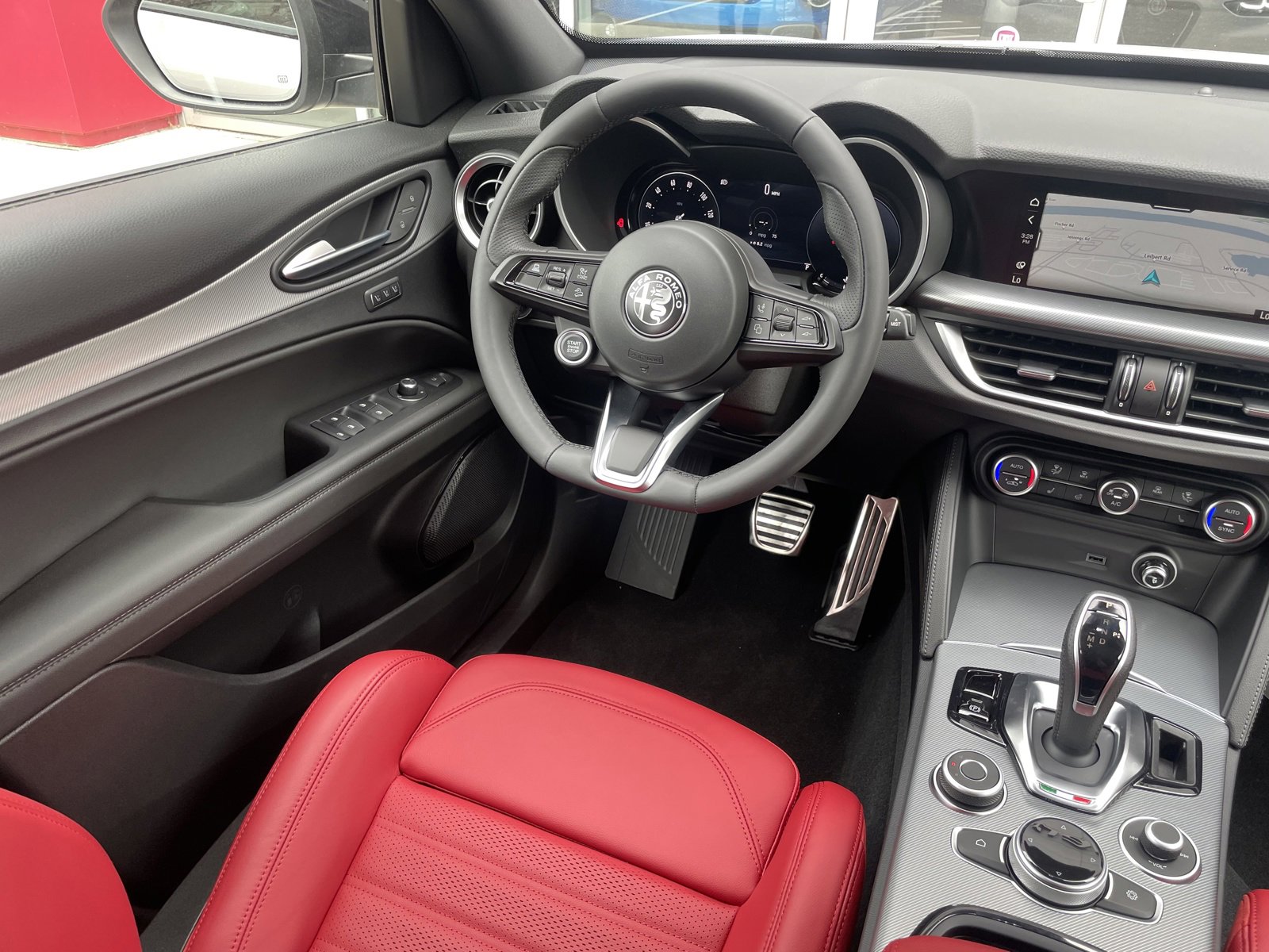 Used 2024 Alfa Romeo Stelvio Ti w/ Performance Driving Package image 30