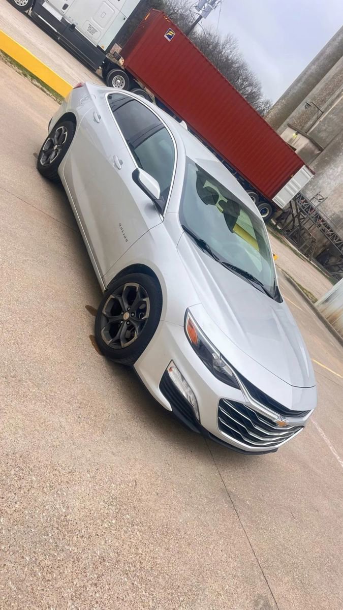 Used 2022 Chevrolet Malibu LT FWD image 2