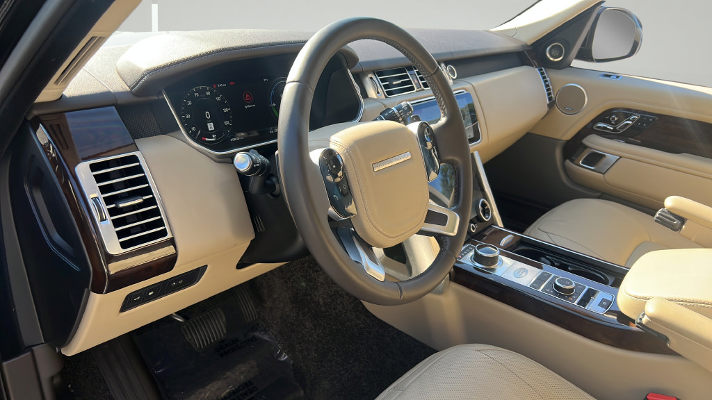 Used 2021 Land Rover Range Rover HSE AWD/4WD image 4