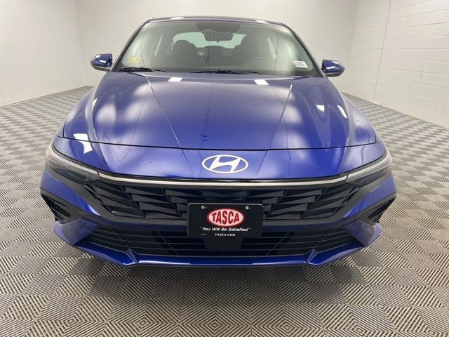 Used 2024 Hyundai Elantra SEL w/ Convenience Package image 3