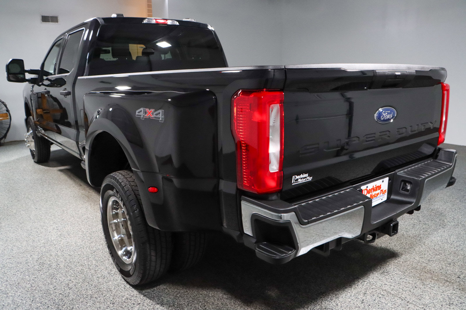 Used 2023 Ford F350 XLT image 9