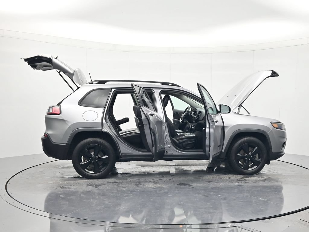 Used 2019 Jeep Cherokee Latitude Plus AWD/4WD image 46