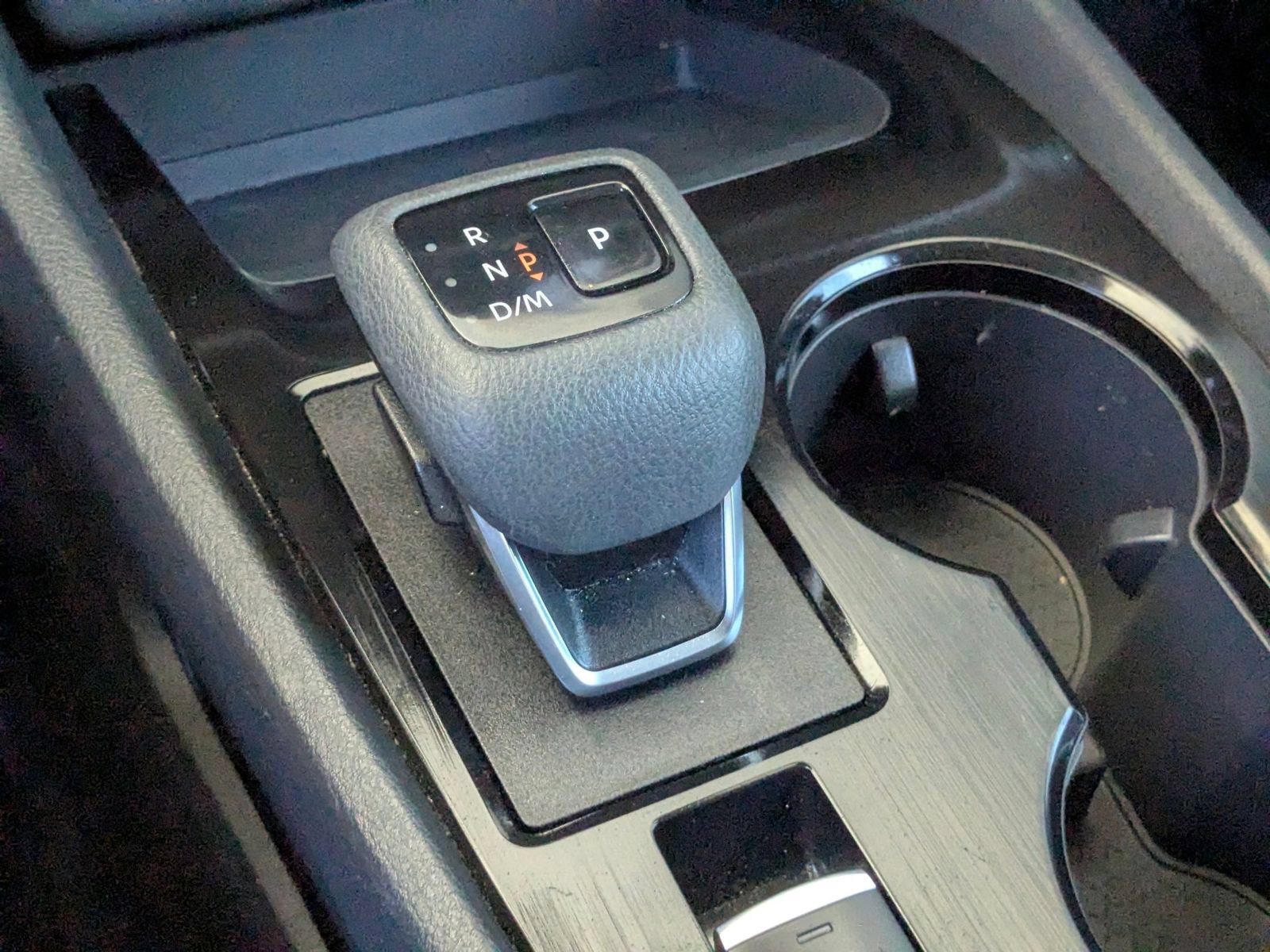 Used 2024 Nissan Rogue SV FWD image 16