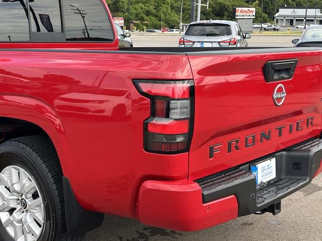 Used 2022 Nissan Frontier SV w/ Technology Package RWD image 12