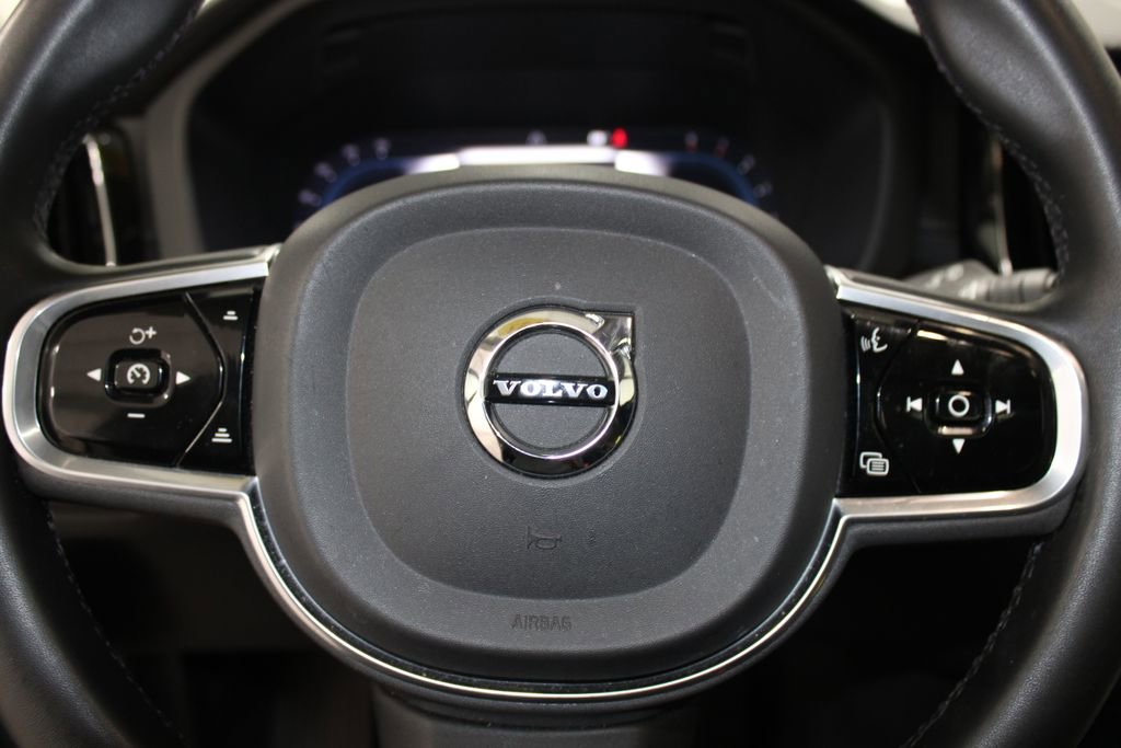 Used 2023 Volvo XC60 B6 Ultimate image 32