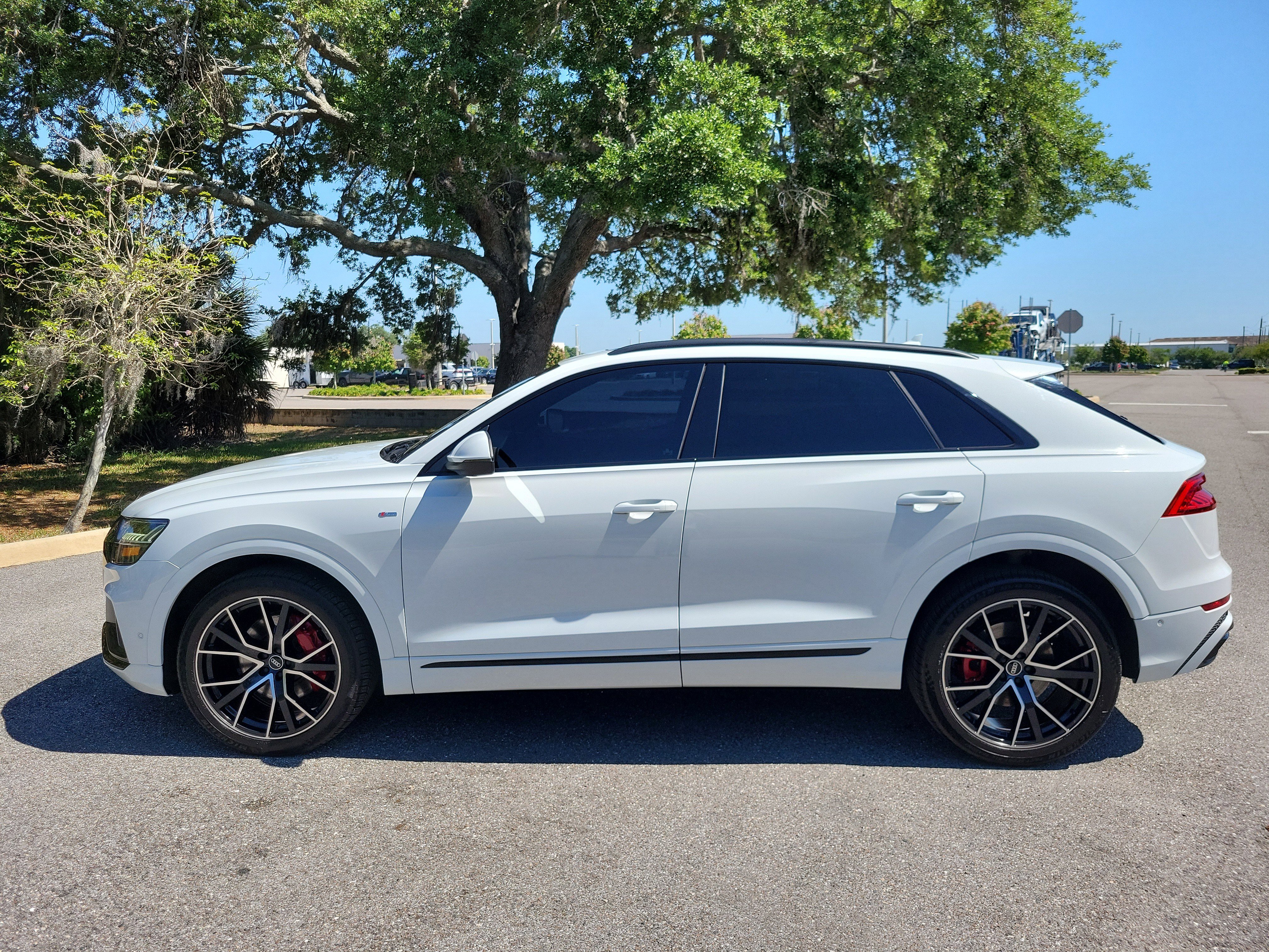 Used 2021 Audi Q8 Premium Plus w/ Premium Plus Package image 7