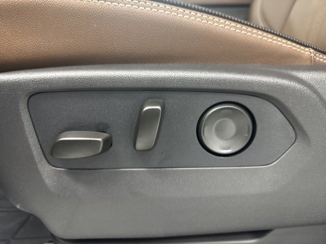 New 2026 Chevrolet Suburban High Country image 11