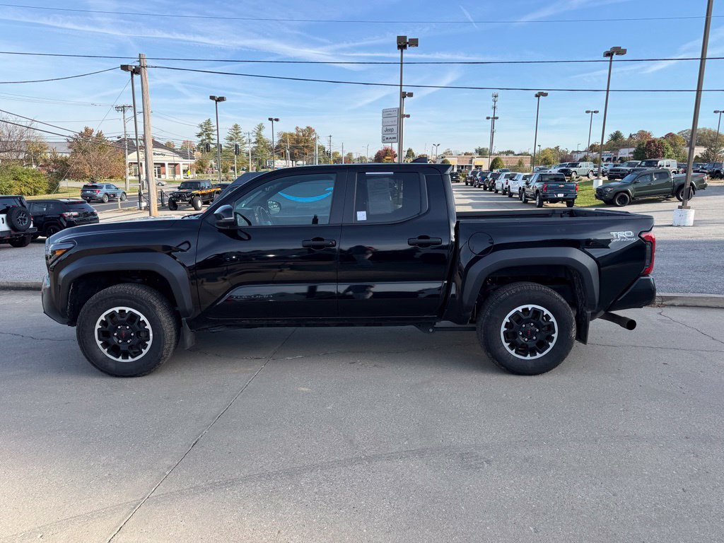 Used 2024 Toyota Tacoma TRD Off-Road w/ TRD Off Road Upgrade Package AWD/4WD image 10
