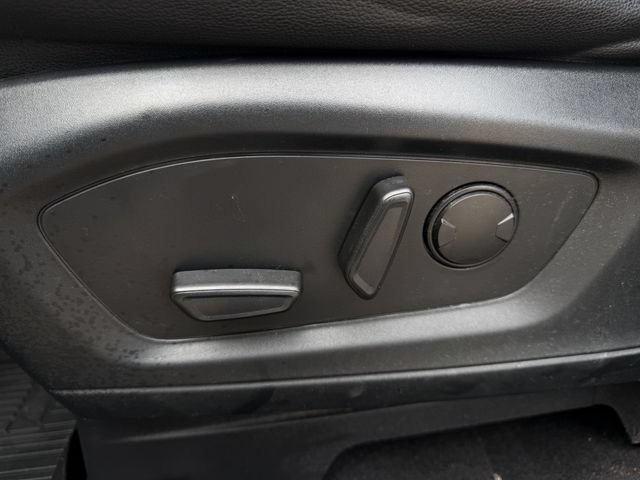 Used 2020 Ford Explorer XLT w/ Equipment Group 202A RWD image 24