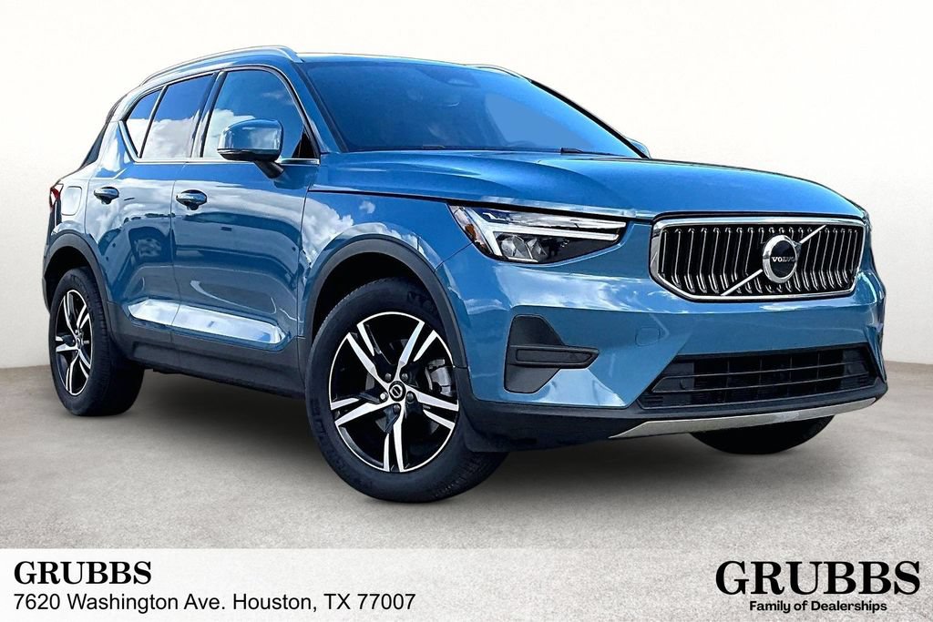 Certified 2024 Volvo XC40 B5 Core AWD/4WD image 1