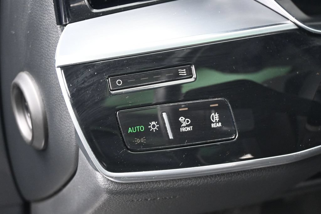 Used 2019 Audi A8 L 3.0T w/ Executive Package AWD/4WD image 16