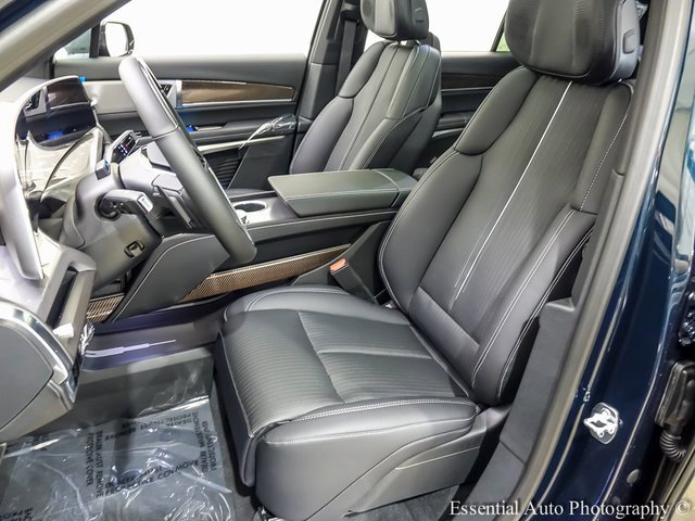 New 2026 Cadillac Vistiq Luxury w/ LPO, Floor Liner Package image 8