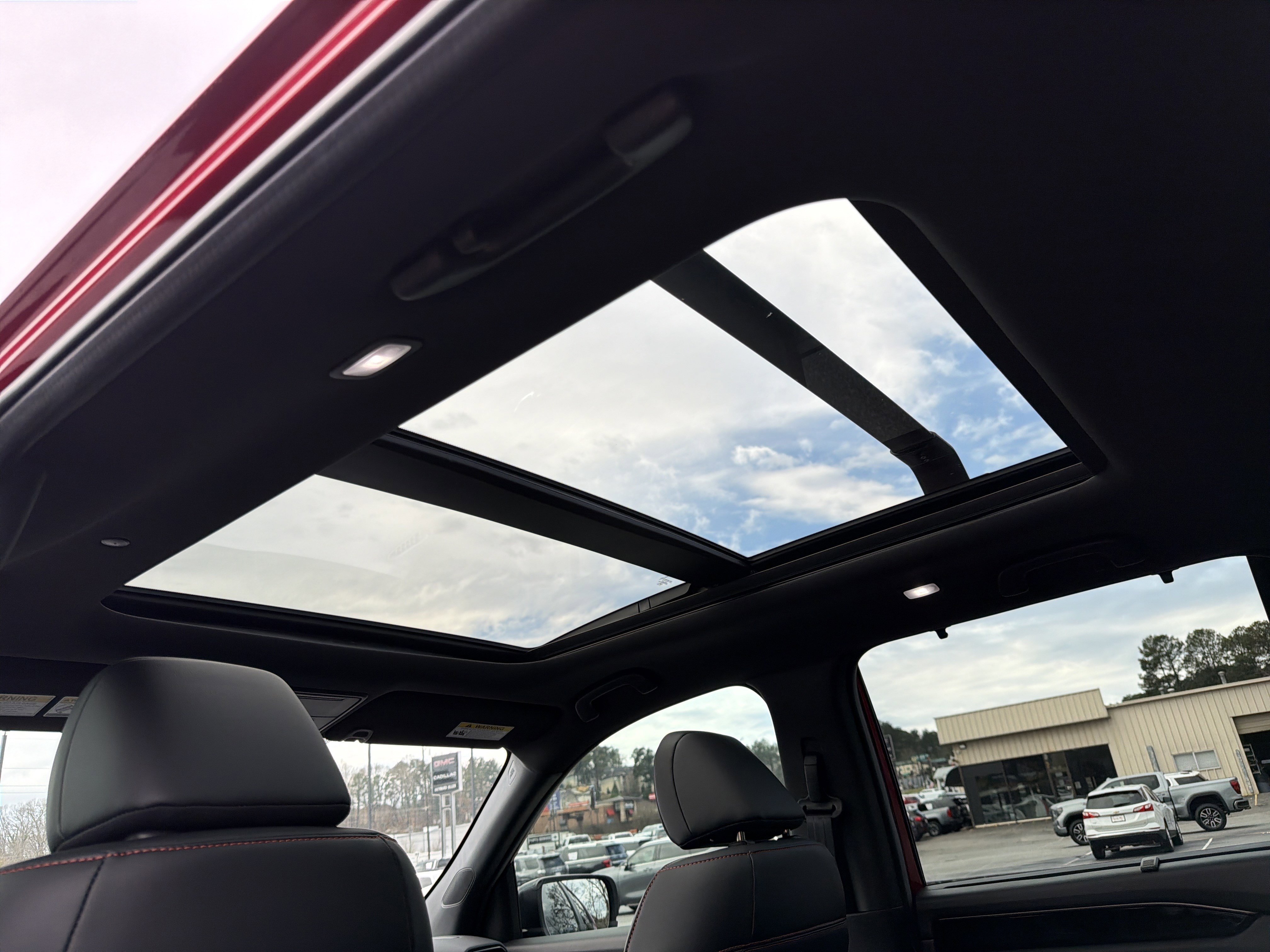 Used 2025 Honda Pilot TrailSport image 29