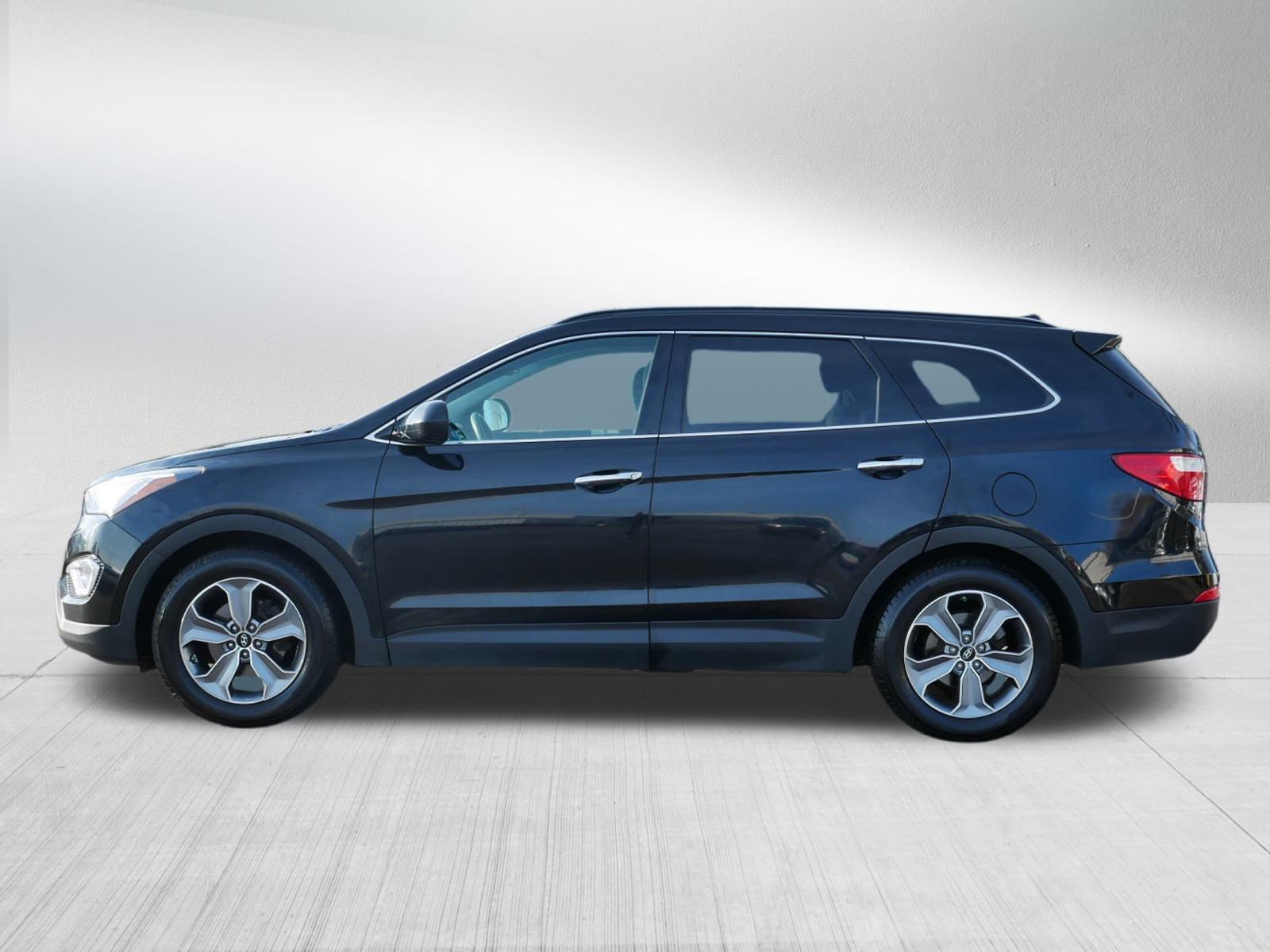 Used 2016 Hyundai Santa Fe SE image 3