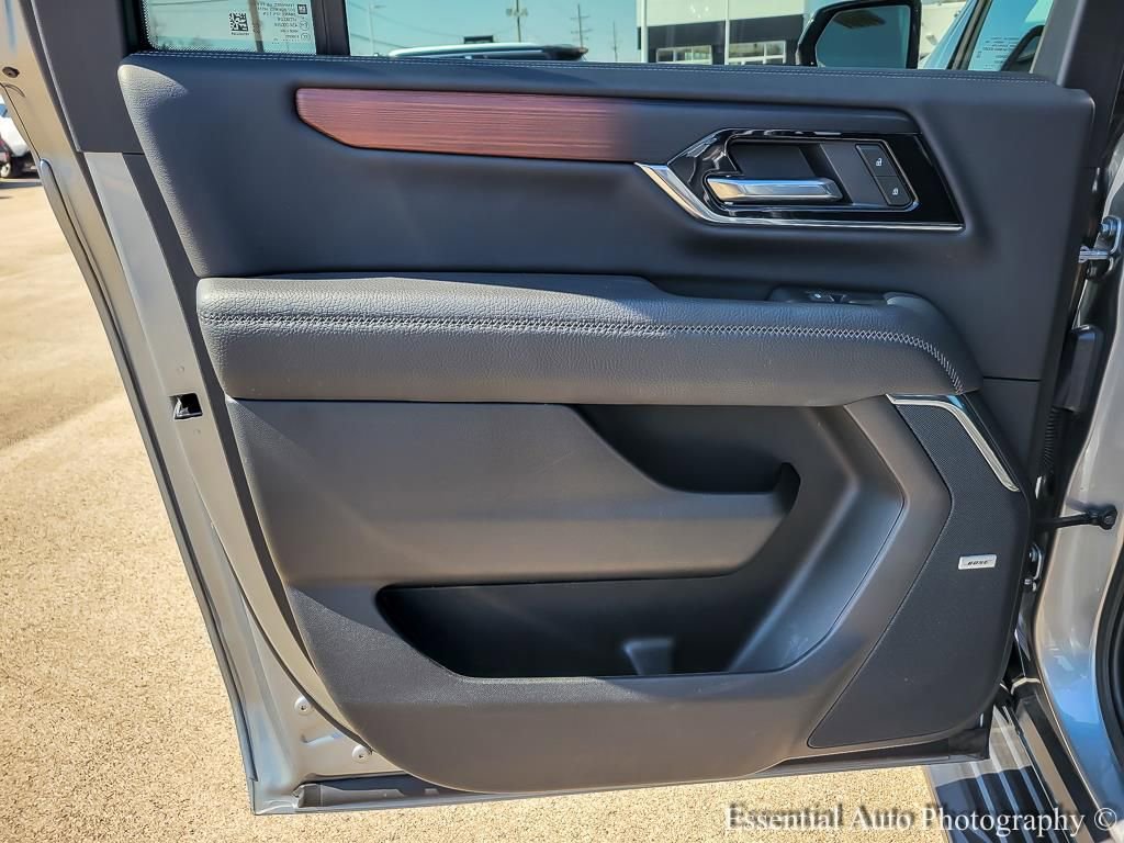 Used 2025 GMC Yukon XL Denali AWD/4WD image 21