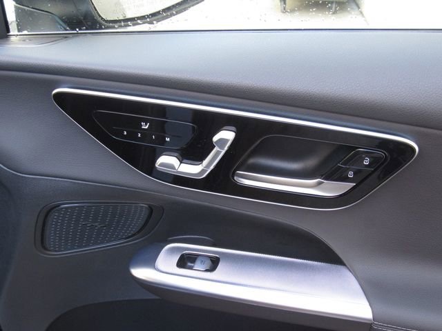 Used 2026 Mercedes-Benz GLC 300 4MATIC image 21