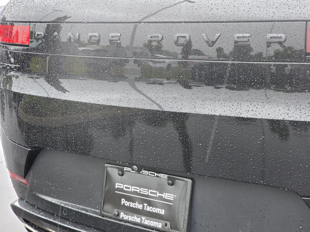 Used 2025 Land Rover Range Rover Sport SE AWD/4WD image 32
