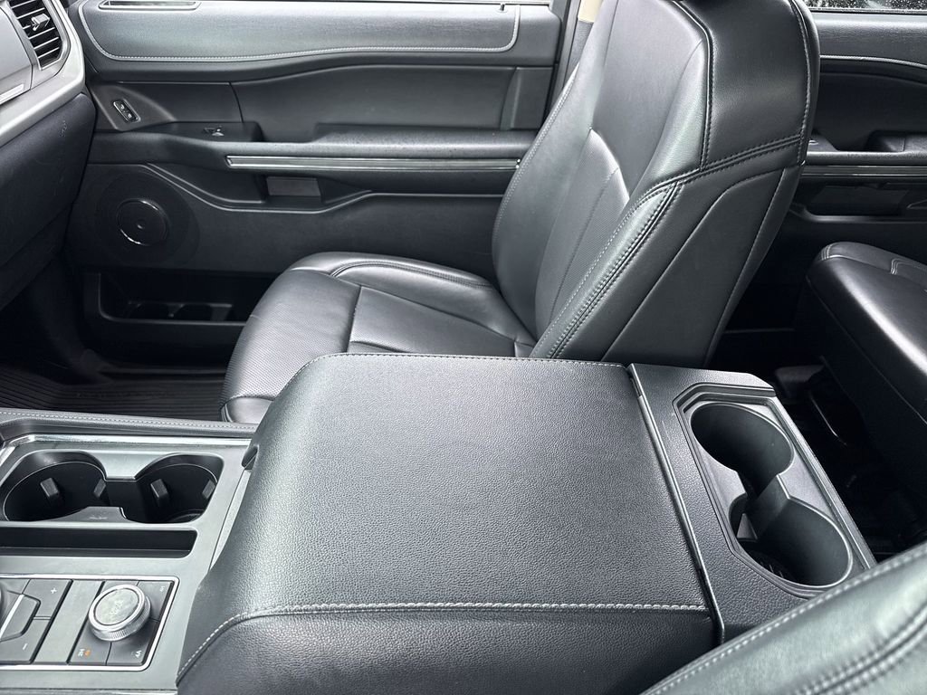 Used 2024 Ford Expedition Max XLT image 18