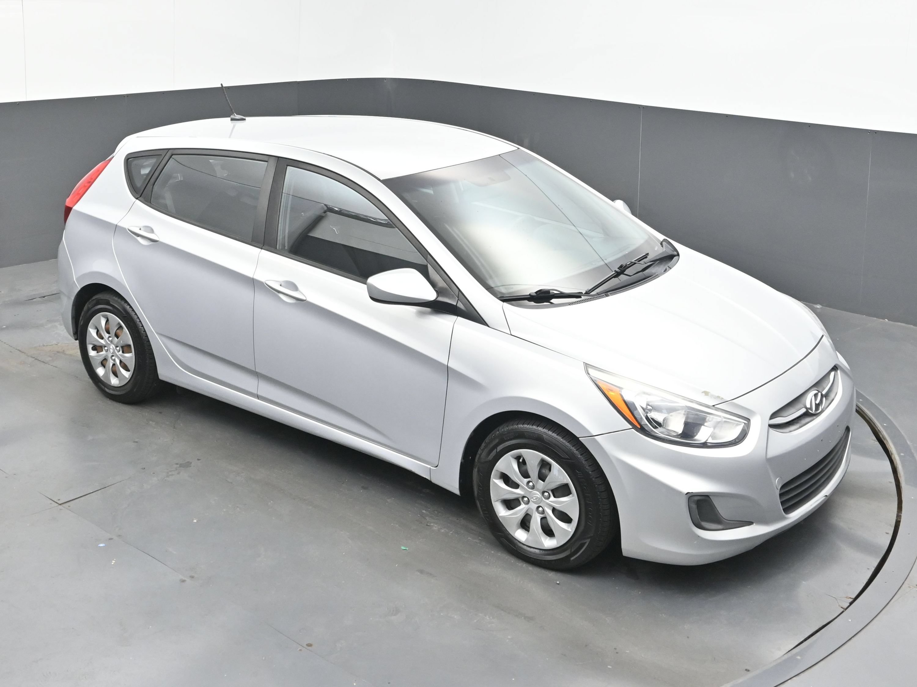 Used 2016 Hyundai Accent SE FWD image 32