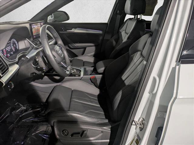 Certified 2025 Audi Q5 2.0T Premium Plus image 17