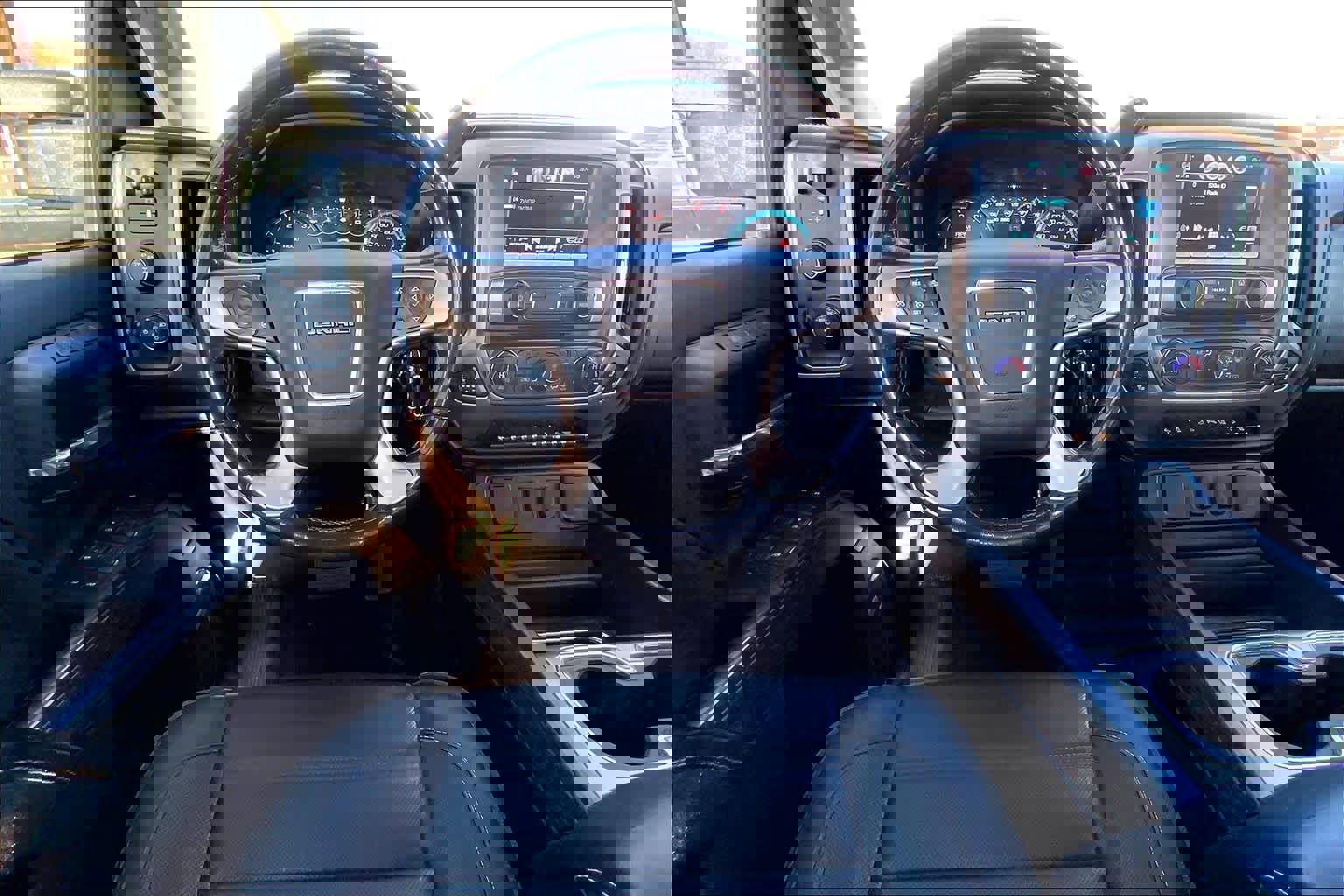 Used 2018 GMC Sierra 2500 Denali w/ Duramax Plus Package image 5