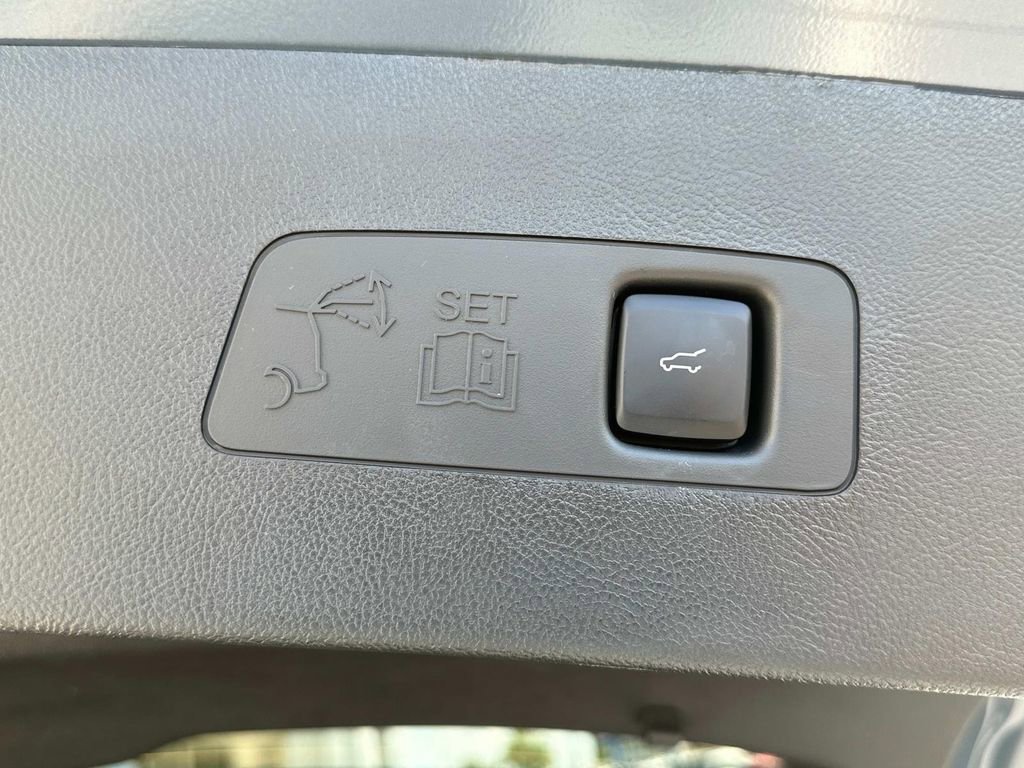 New 2025 Lincoln Corsair Grand Touring w/ Rear Removable Package Tray image 19