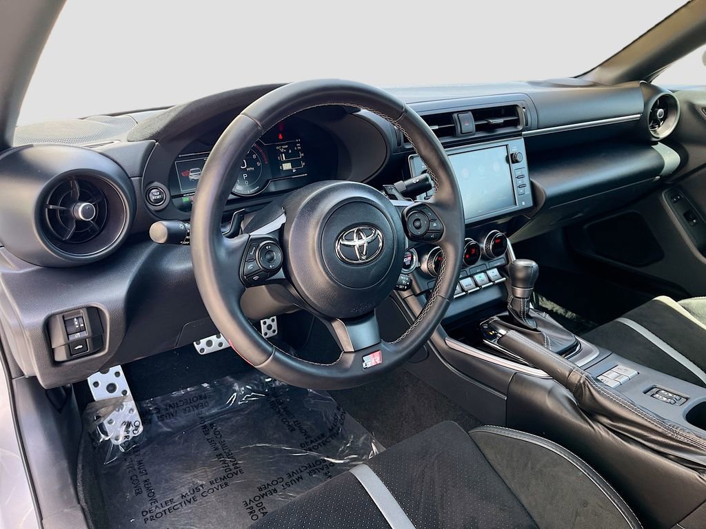 Used 2023 Toyota GR86 Premium w/ ALL Weather Mat Package (TMS) image 9