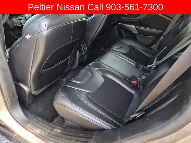 Used 2020 Jeep Cherokee Latitude Plus FWD image 22