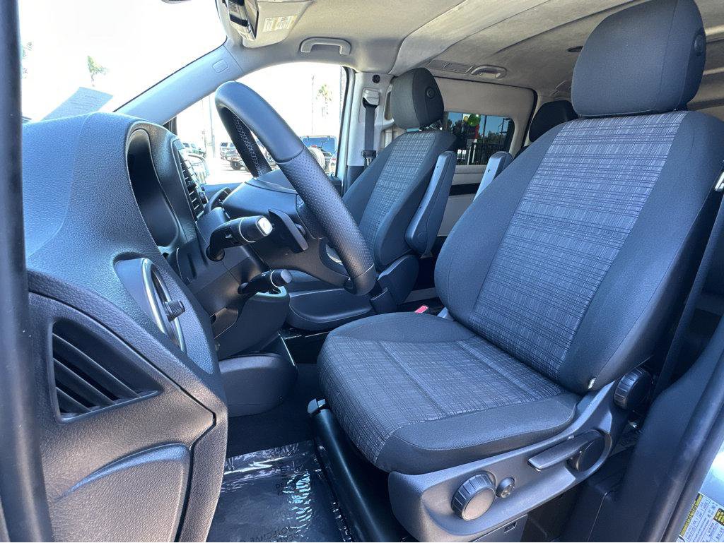 Used 2016 Mercedes-Benz Metris Passenger image 8